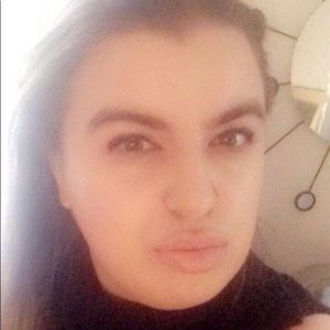 Meet your Posher, Elena